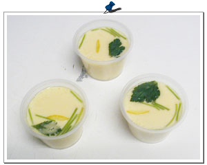 ���q����